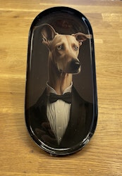 Bricka Greyhound