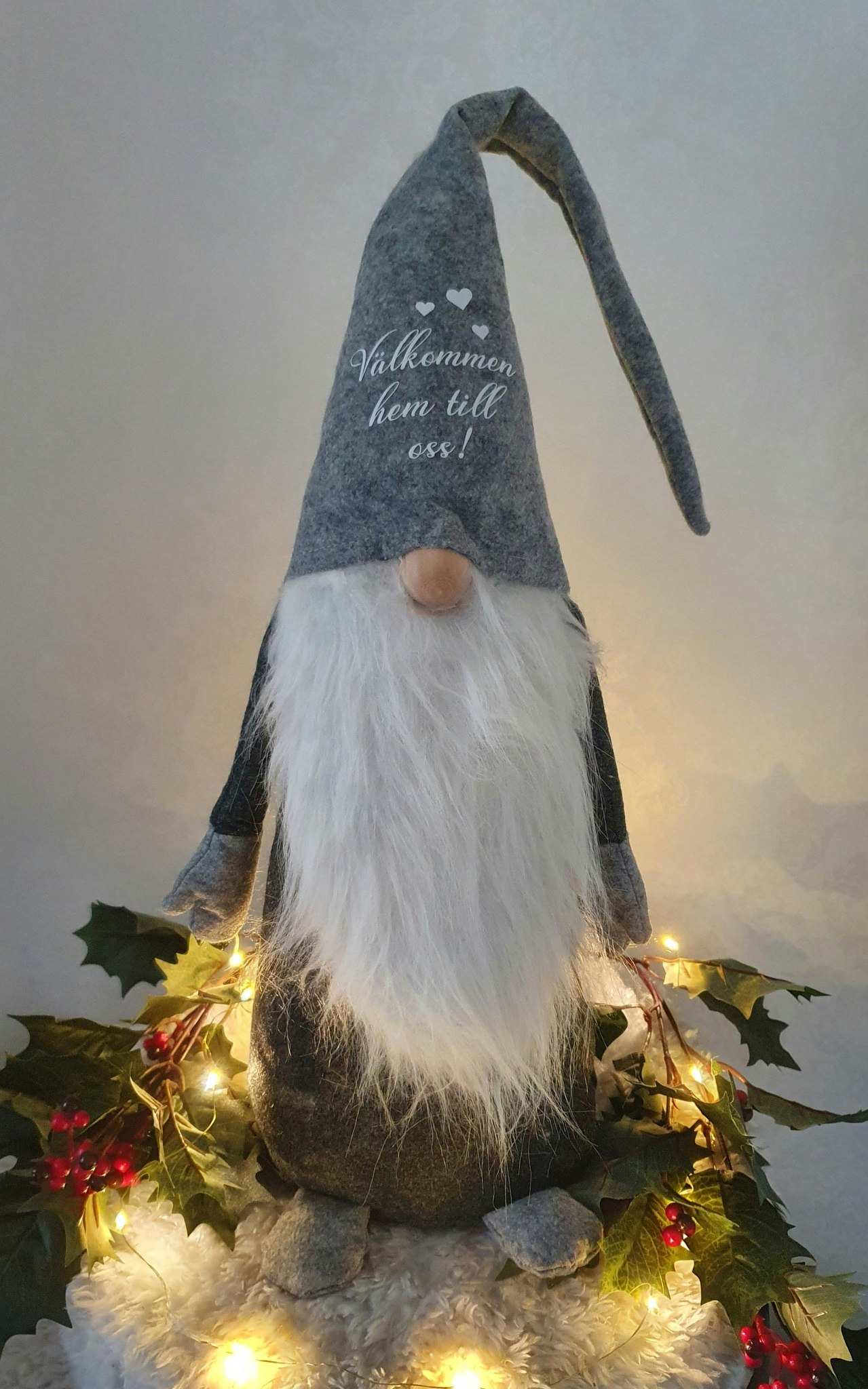 Stor Tomte Välkommen hem till oss! Välkommen till oss! Välkommen till mig! God Jul!