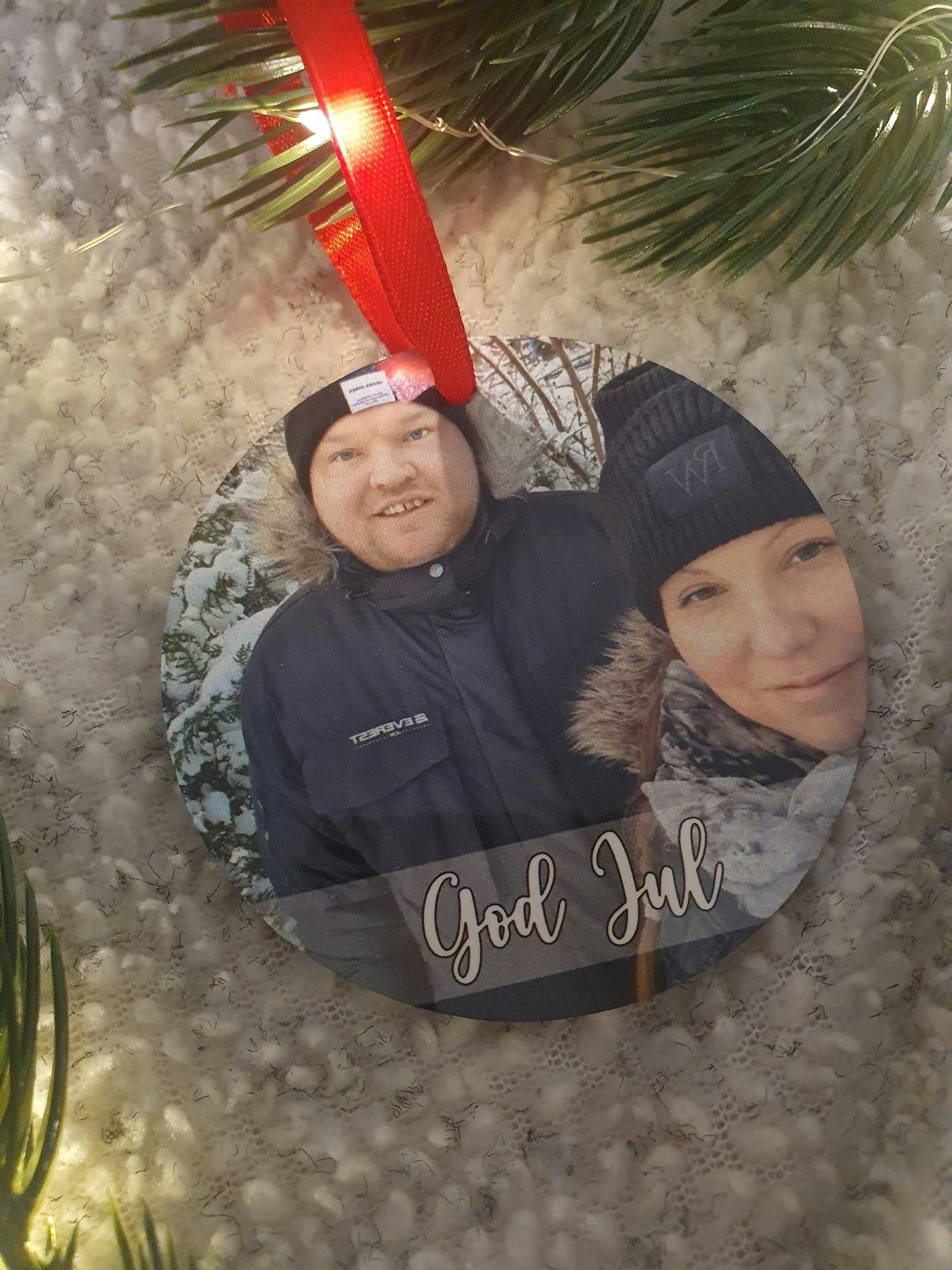 Foto julgranskula med God Jul och Krans på baksidan med önskar valfritt namn på baksida