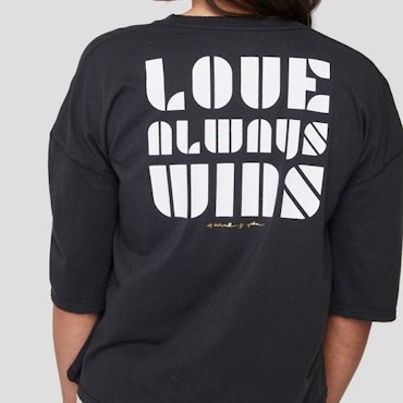 Tee - Love always wins