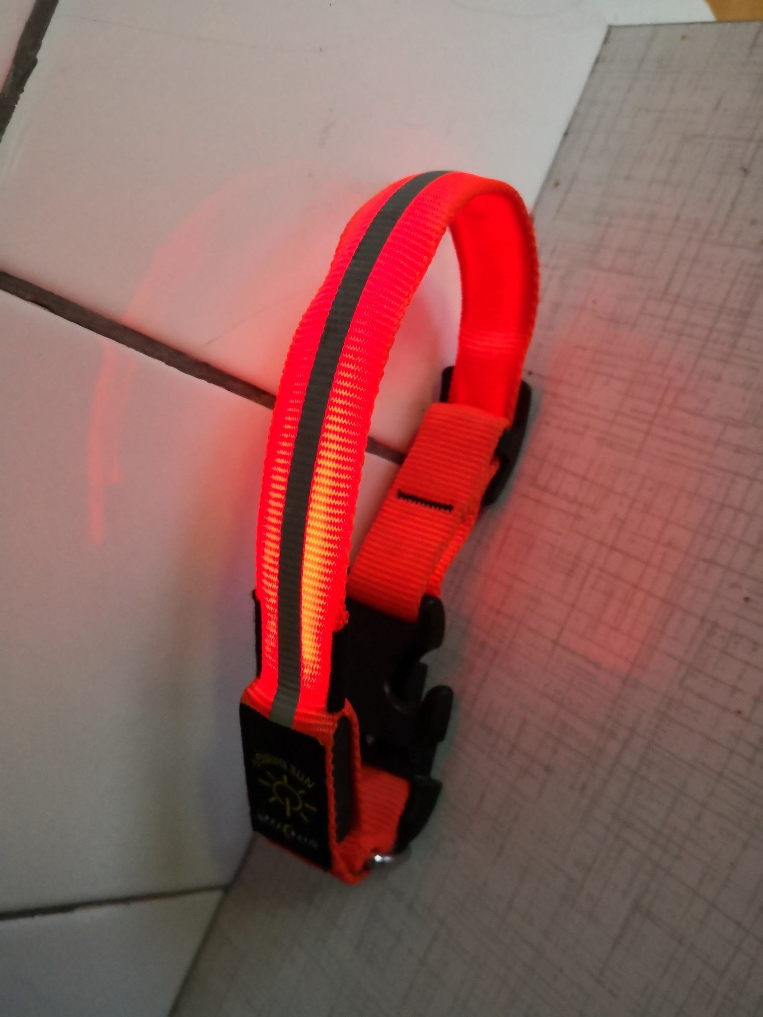 Reflexhalsband med lyse, 40 cm