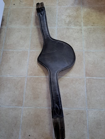 Sadelgjord, magplatta, 135 cm