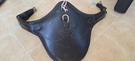 Sadelgjord 135 cm, magplatta
