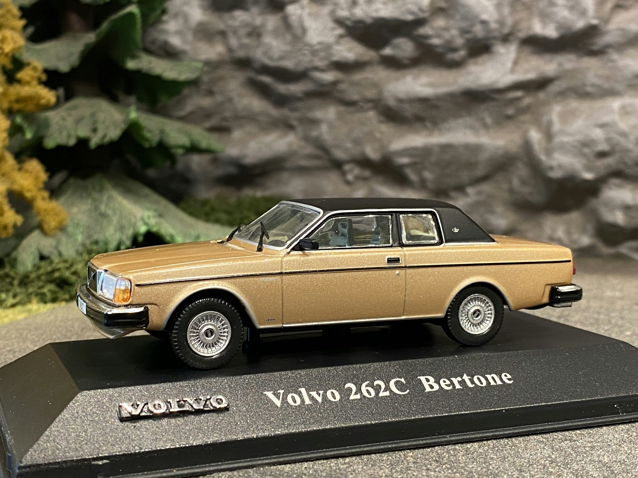 Skala 1/43 Volvo 262C Bertone fr Atlas Editions - Fotoexemplar