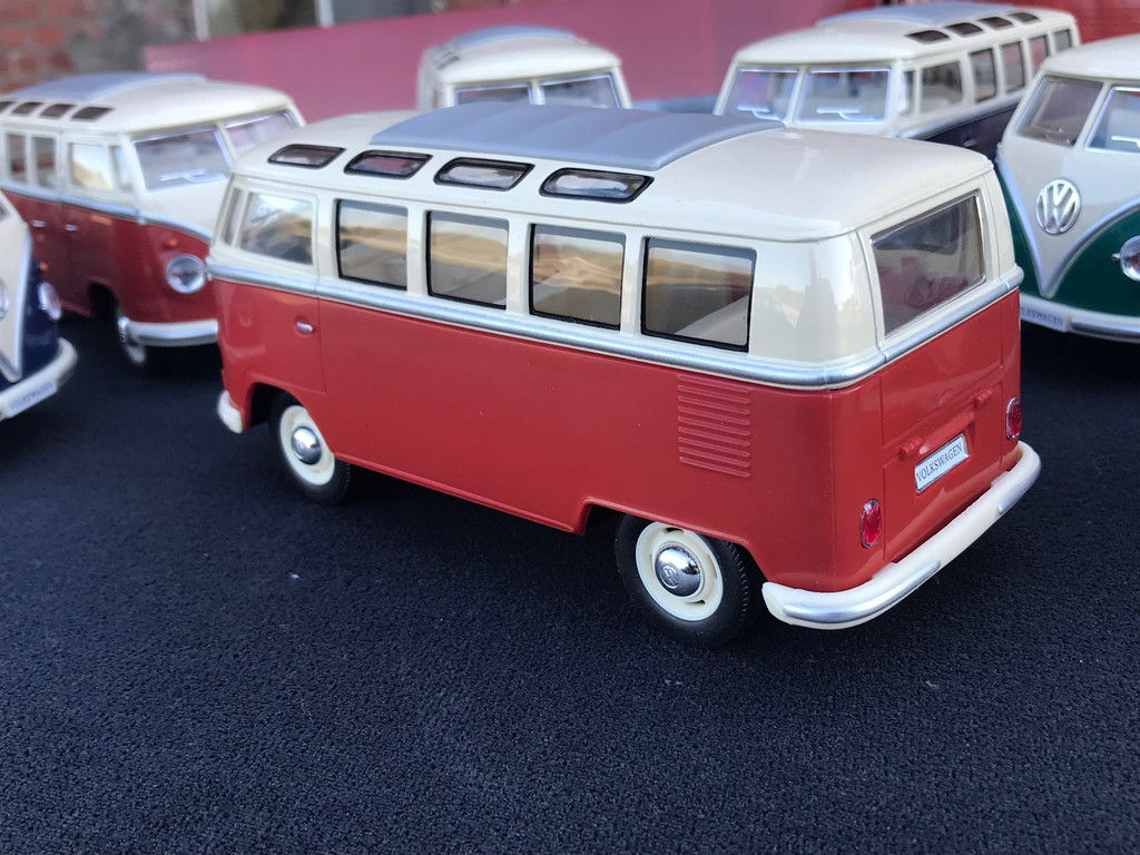 Skala 1/24 Megasuccèsäljare Rödaktig Volkswagen Buss Typ 2, T1 62'