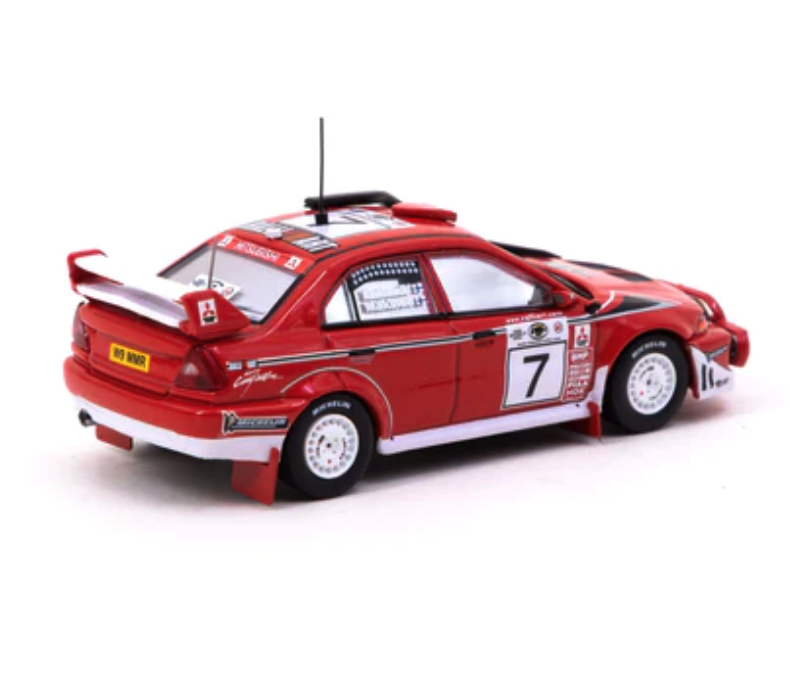 Skala 1/64 Mitsubishi Lancer Evolution 6.5 Safari Rally 2001 #7 Winner fr TARMAC works & IXO