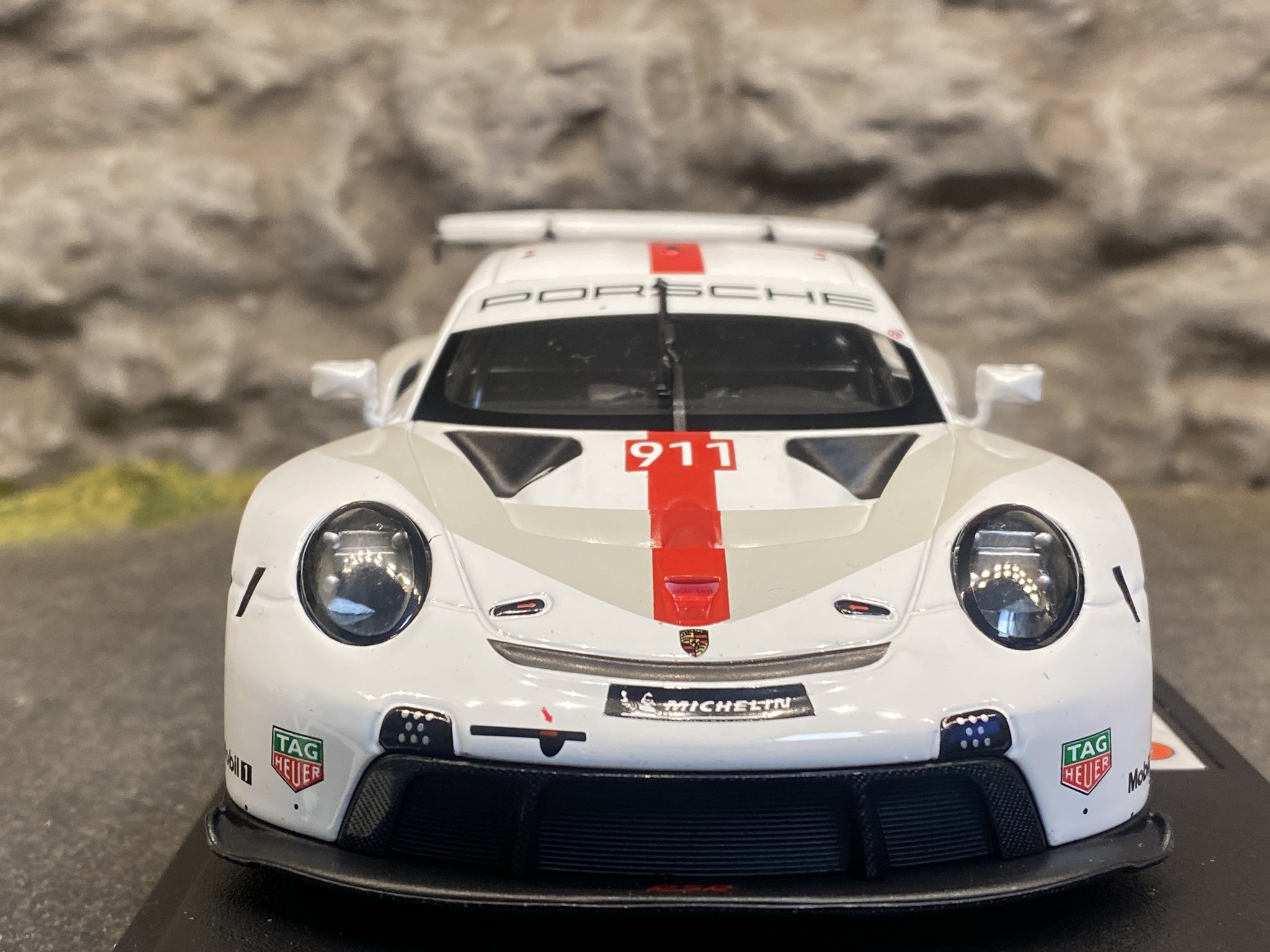 Skala 1/24 Porsche 911 RSR GT #911, fr Bburago, Prisnedsatt pga spricka i förpackn