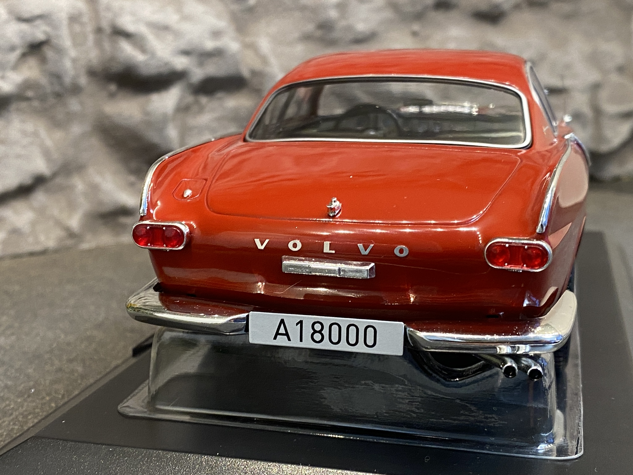 Skala 1/18 Volvo P1800 1961, Red fr Norev