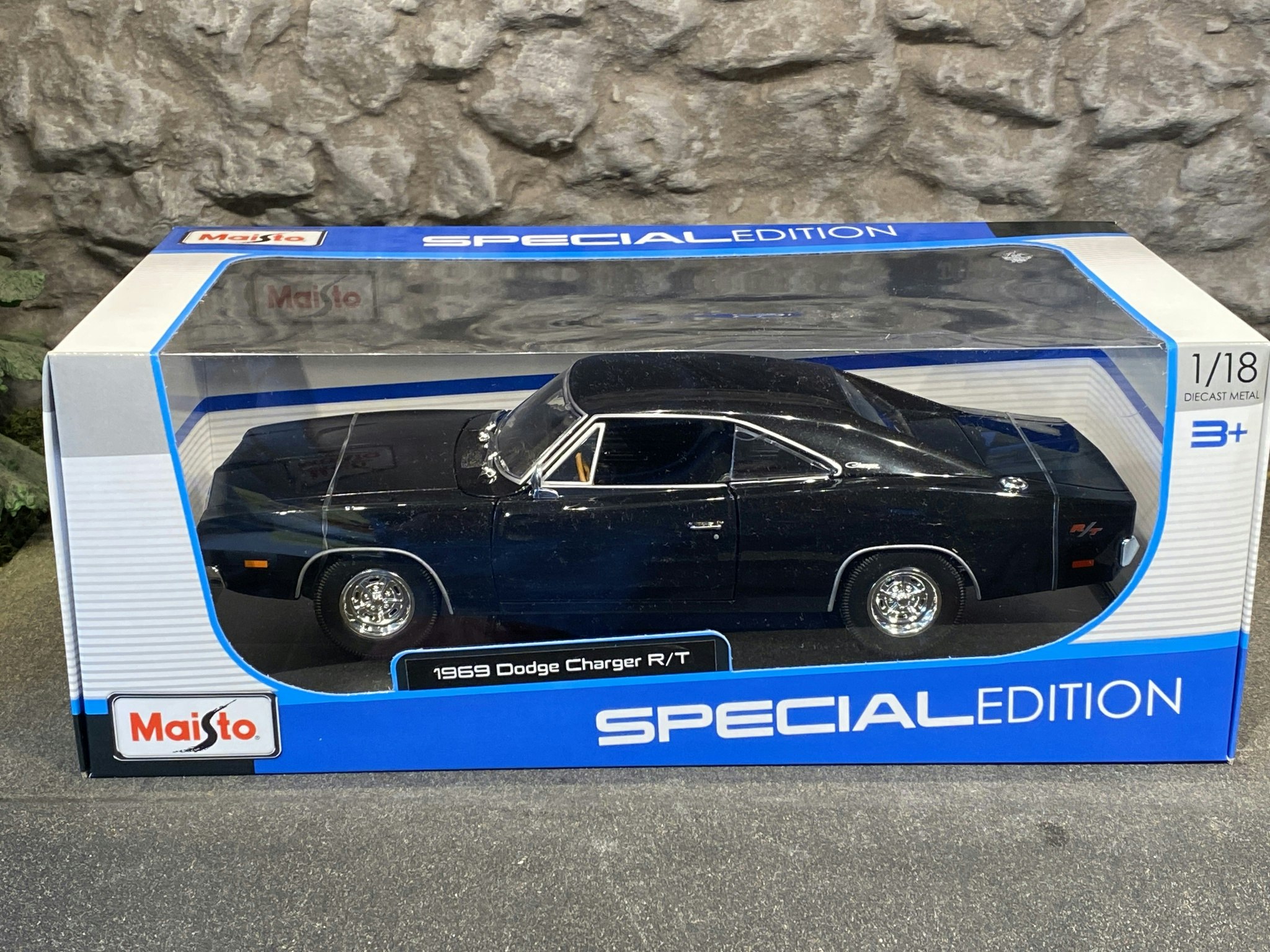 Skala 1/18 Riktigt fin Dodge Charger R/T 1969'  fr Maisto Special Edition