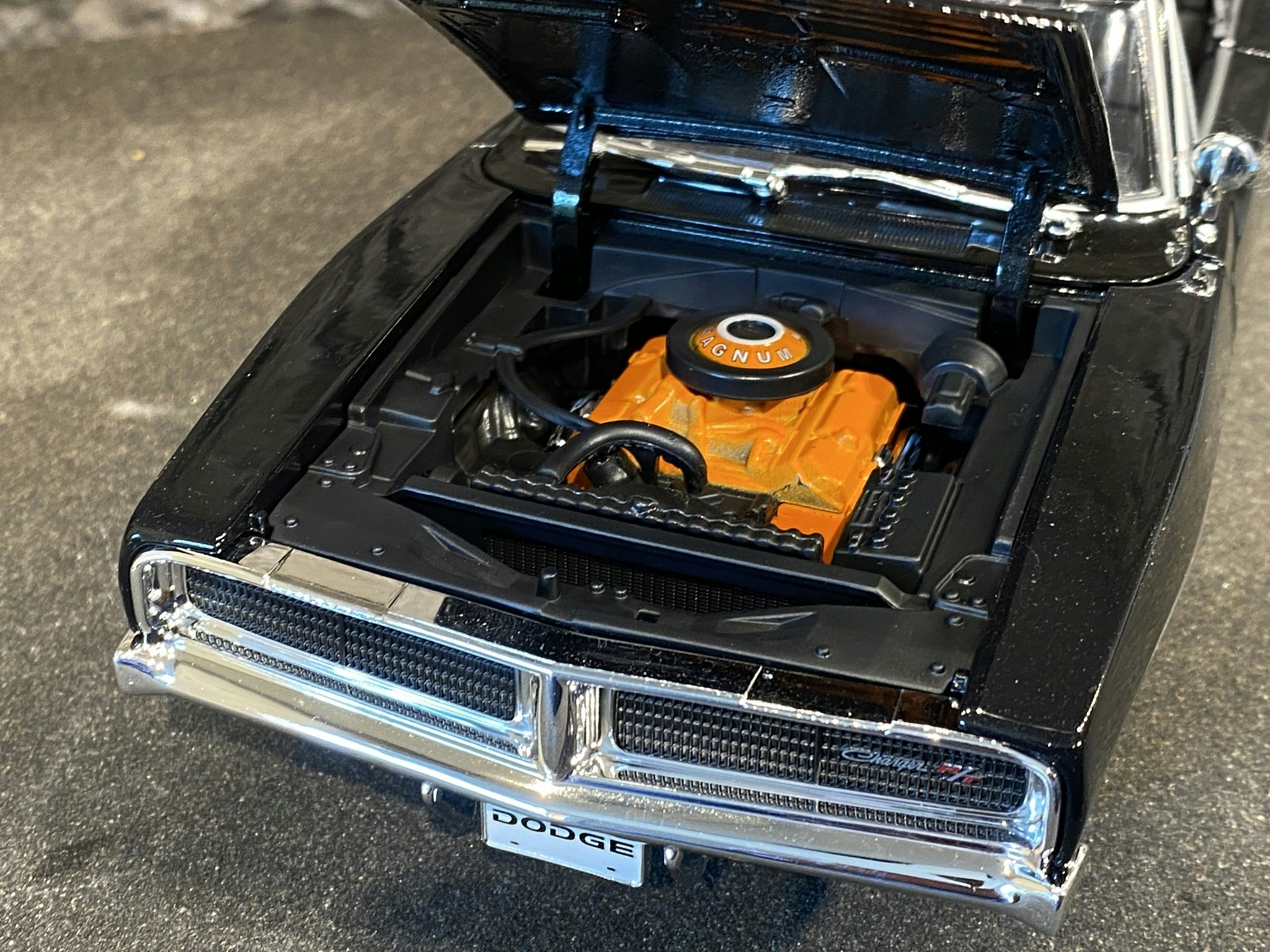 Skala 1/18 Riktigt fin Dodge Charger R/T 1969'  fr Maisto Special Edition