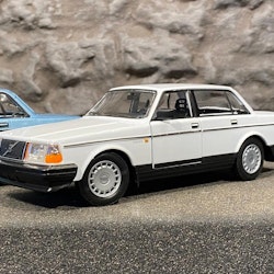 Skala 1/24 Volvo 240 GL, White Nex models / Welly