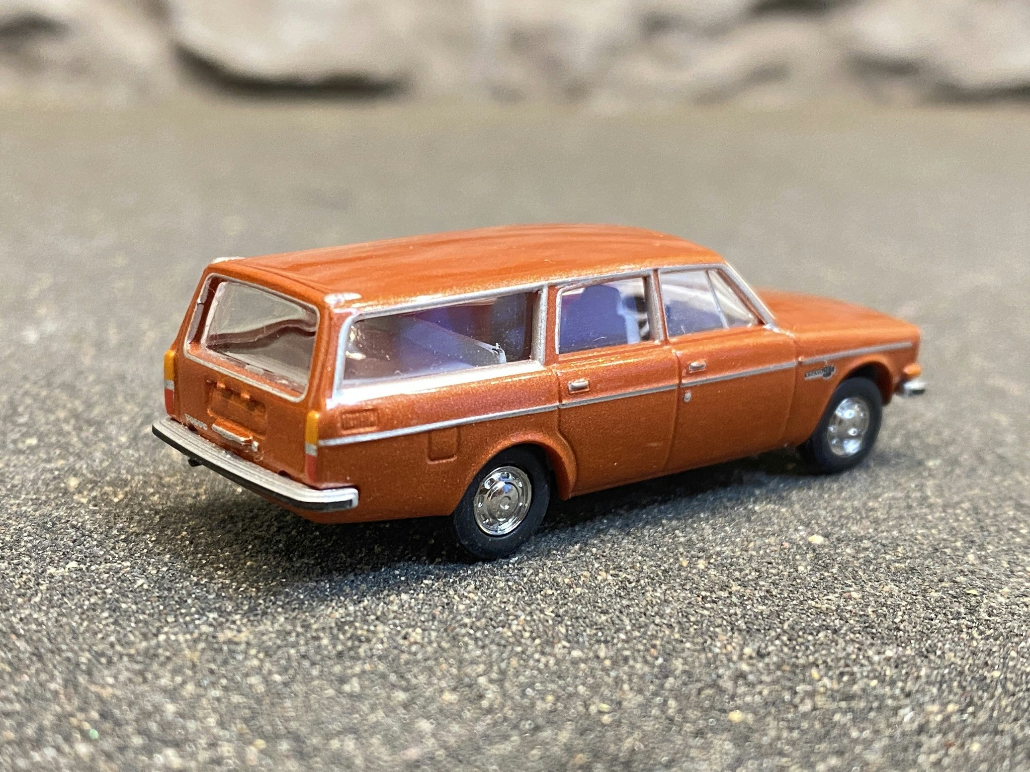 Skala 1/87 H0 - Volvo 145 (140), Copper red/brown fr Brekina