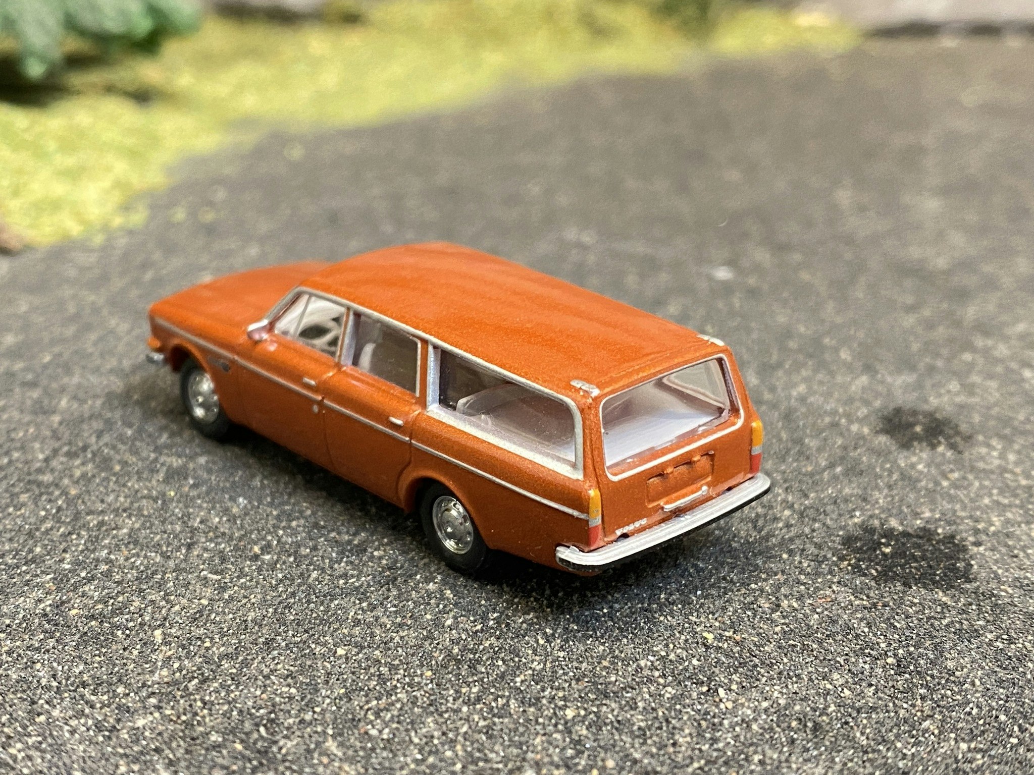 Skala 1/87 H0 - Volvo 145 (140), Copper red/brown fr Brekina