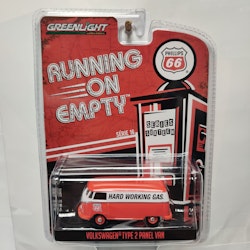 Skala 1/64 Greenlight "Running on Empty" Volkswagen Type 2 Panel Van "Hard Working Gas" Ser.16