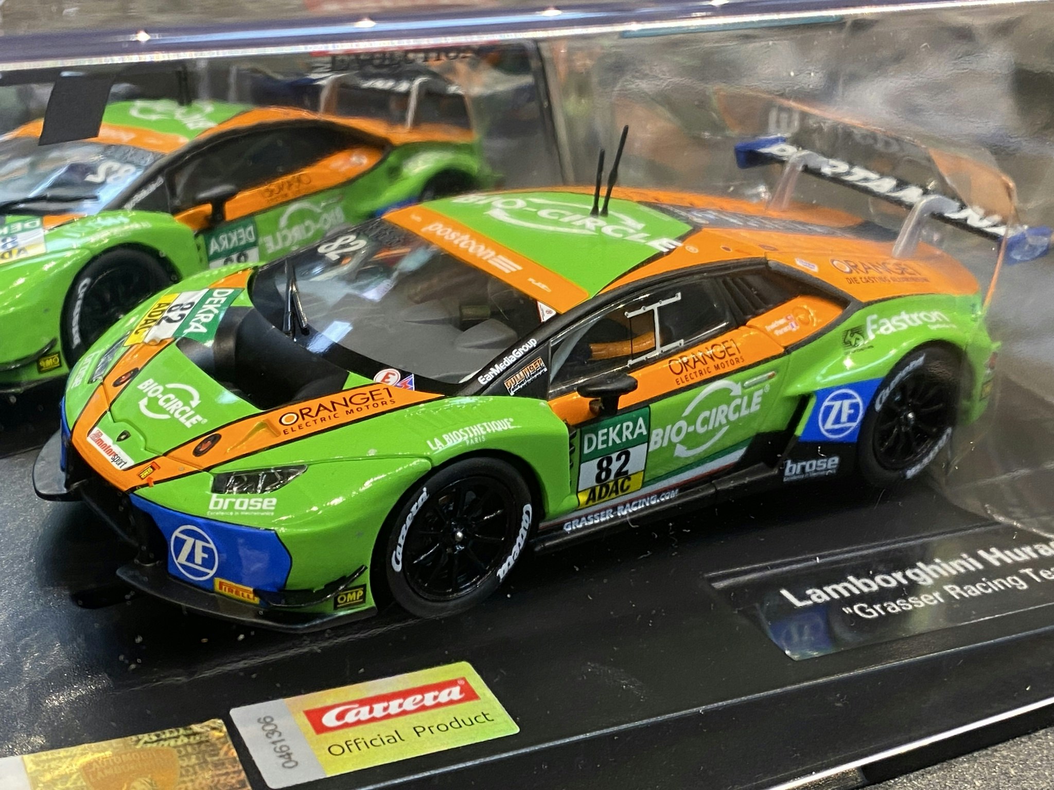 Skala 1/32 Analogue Slotcar fr Carrera: Lamborghini Huracán GT3 Grasser Racing Team #82