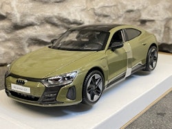 Skala 1/24: 2022 Audi RS e-tron GT, moss green, fr Maisto Special Edition