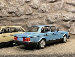 Skala 1/24 Volvo 240 GL, Blue, fr Nex models / Welly