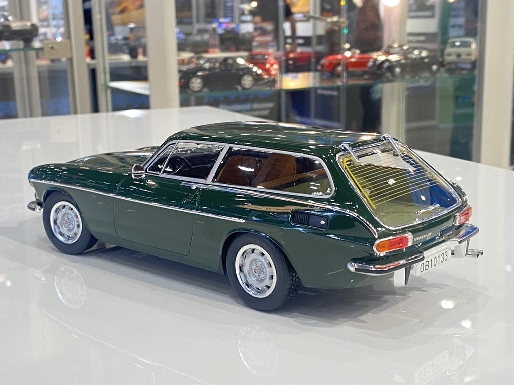 Skala 1/18 Volvo 1800 ES 1973 Dark Green fr Norev