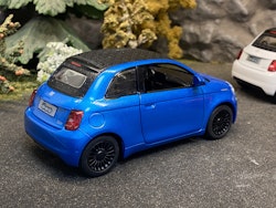 Skala 1/24 (1/28) Fiat 500e, Blue fr Kinsmart