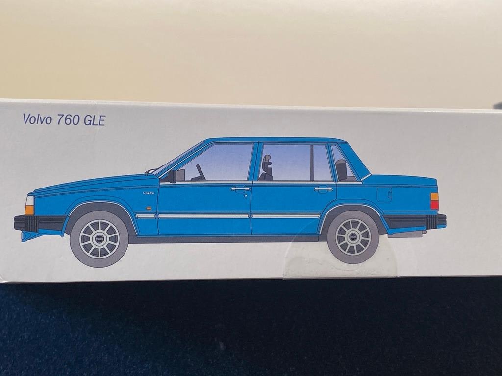 Skala 1/24 Volvo 760 GLE, Plastic building kit fr ITALERI