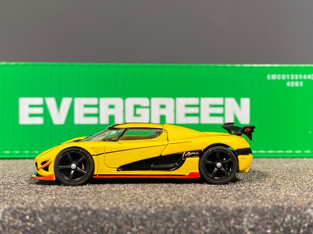 Skala 1/64 Exklusiv KOENIGSEGG AGERA RS, Gul/svart från TARMAC works