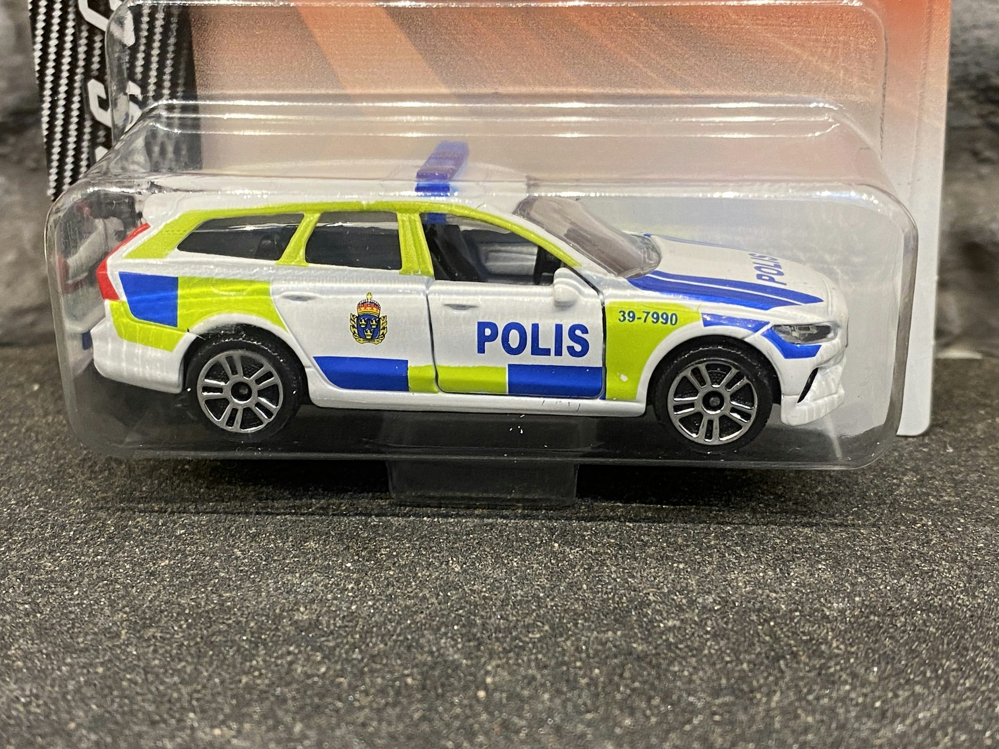Skala 1/64 Volvo V90 Polis (Swedish police car) fr Majorette