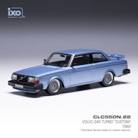 Skala 1/43 Volvo 240 Turbo Custom, Light blue met. 1983 fr IXO Models