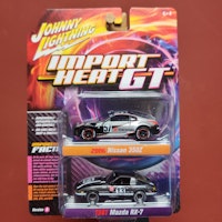 Skala 1/64 2-pack Nissan 350Z 06' & Mazda RX-7 81' fr Johnny Lightning