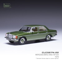 Liten skada på Låda, Skala 1/43 Mercedes-Benz 240D (W123) Green fr IXO Models