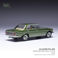Liten skada på Låda, Skala 1/43 Mercedes-Benz 240D (W123) Green fr IXO Models