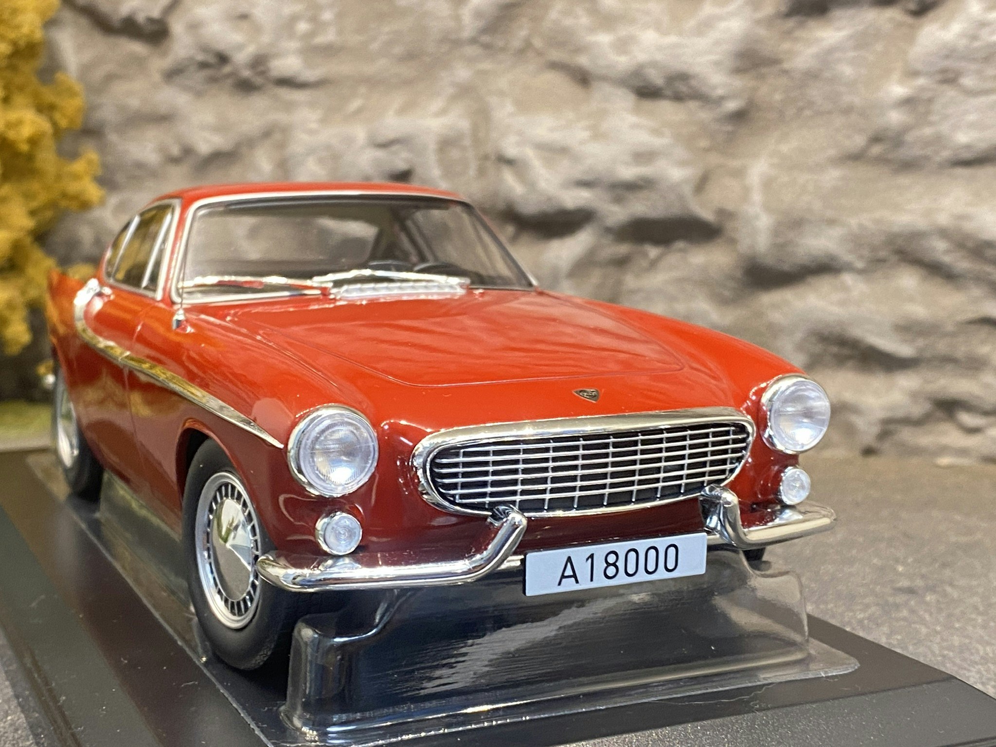 Skala 1/18 Volvo P1800 1961, Red fr Norev