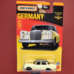 Skala 1/64 MATCHBOX - Germany - MERCEDES-BENZ 220 SE #62