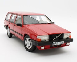 Skala 1/18 Volvo 740 Turbo, Röd från Cult Scale Models