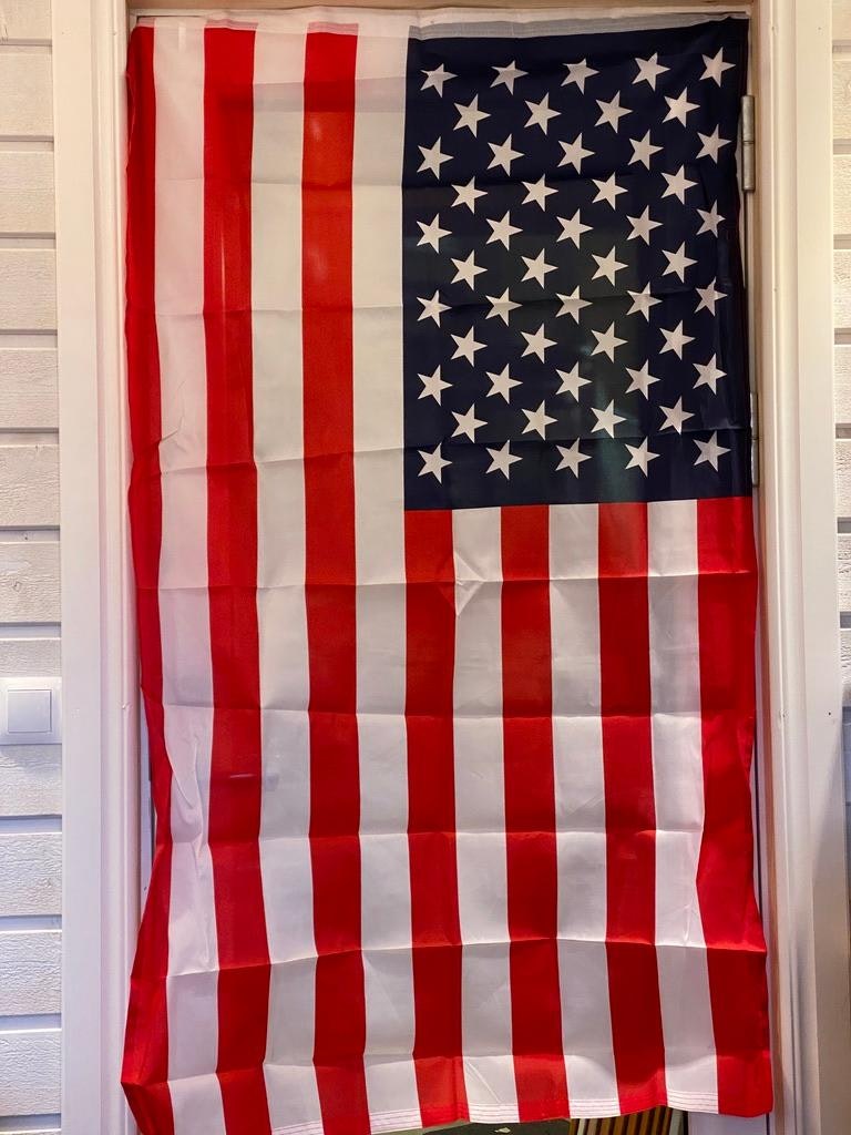 Amerikansk flagga i Polyester 3 x 5 fot (ca 91 cm x 150 cm) USA