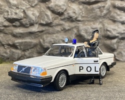 Skala 1/24 Volvo 240 GL, Dansk Politi - Polis, vit  fr Welly
