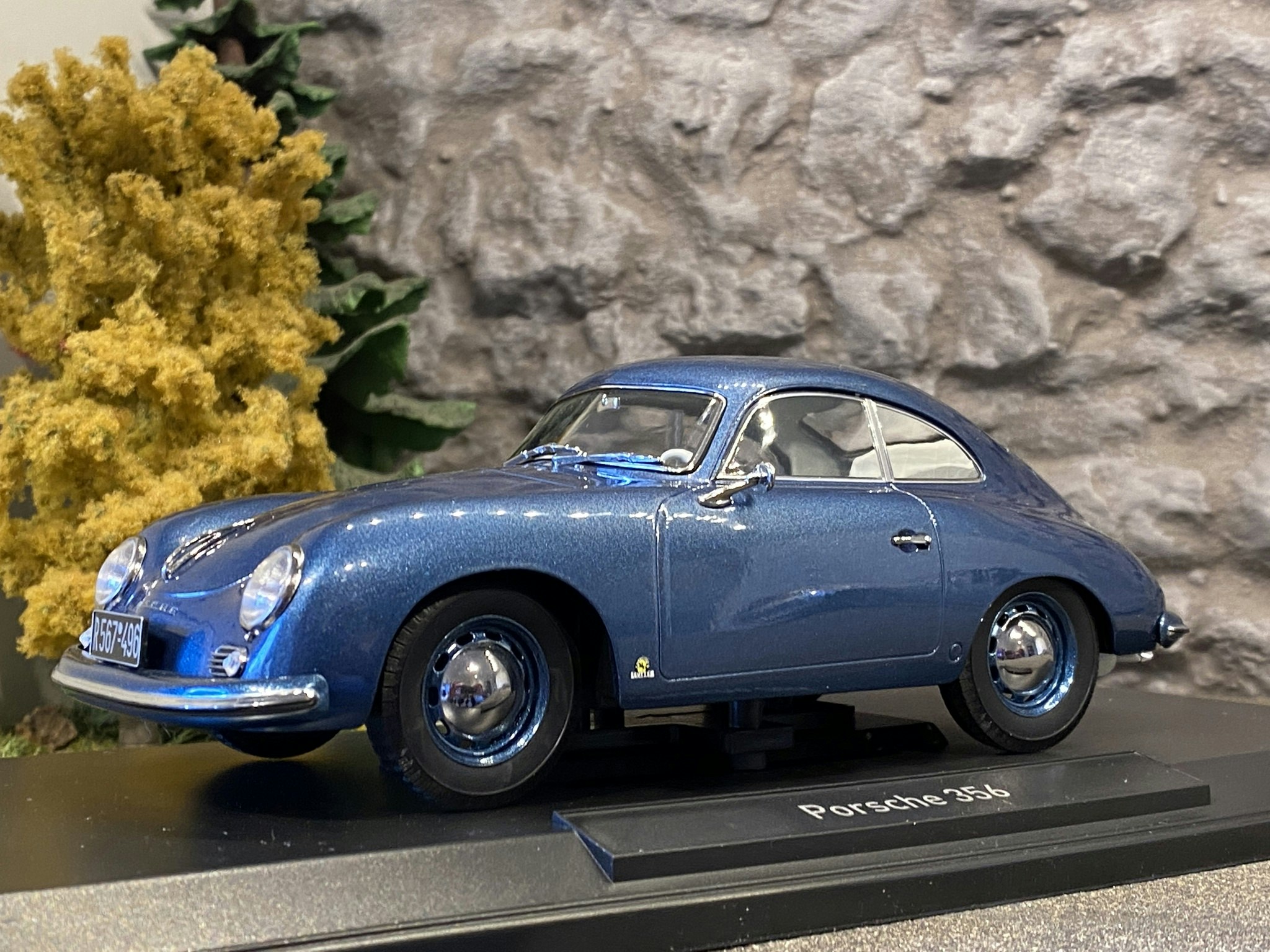 Skala 1/18 PORSCHE 356 - Mörkblå från NOREV