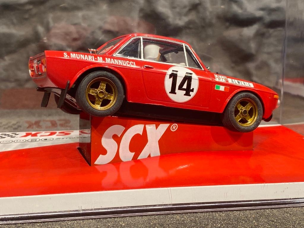 Skala 1/32 Analog SCX Bil till Bilbana: Lancia Fulvia 1,6 HF