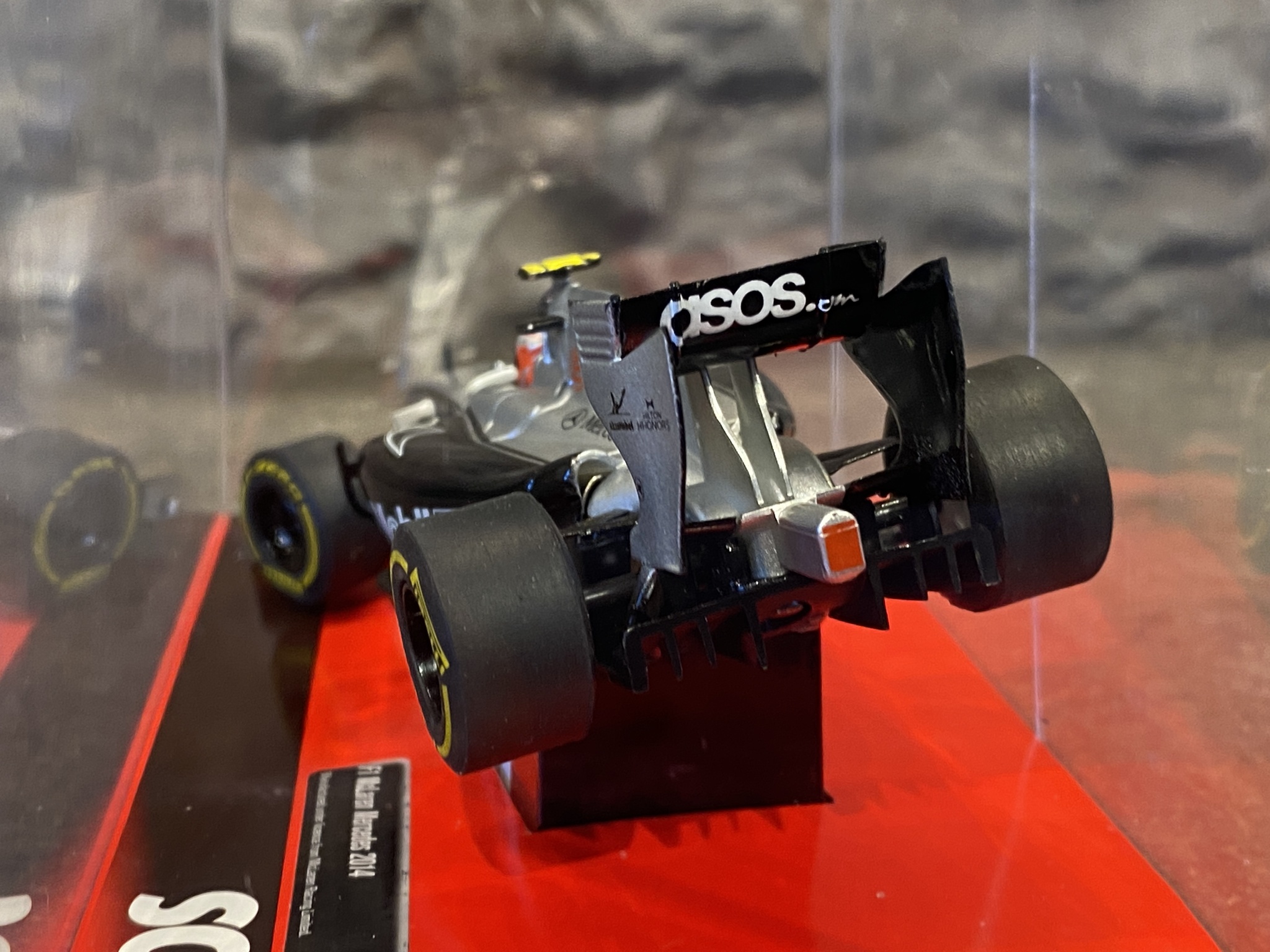 Skala 1/32 Analog SCX Bil till Bilbana: F1 McLaren Mercedes 2014