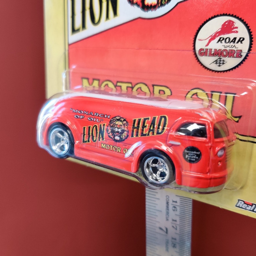 Skala 1/64 HOT WHEELS Premium - LION HEAD - HAULIN GAS (1937)