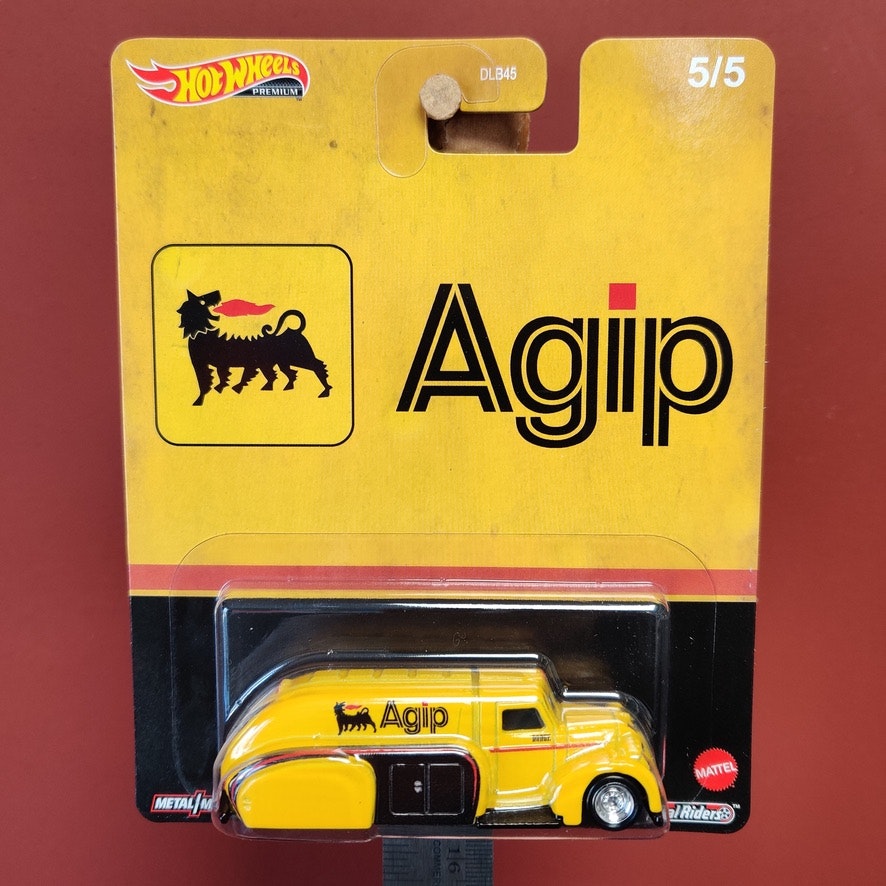 Skala 1/64 HOT WHEELS Premium - AGIP - DODGE AIRFLOW (1938)