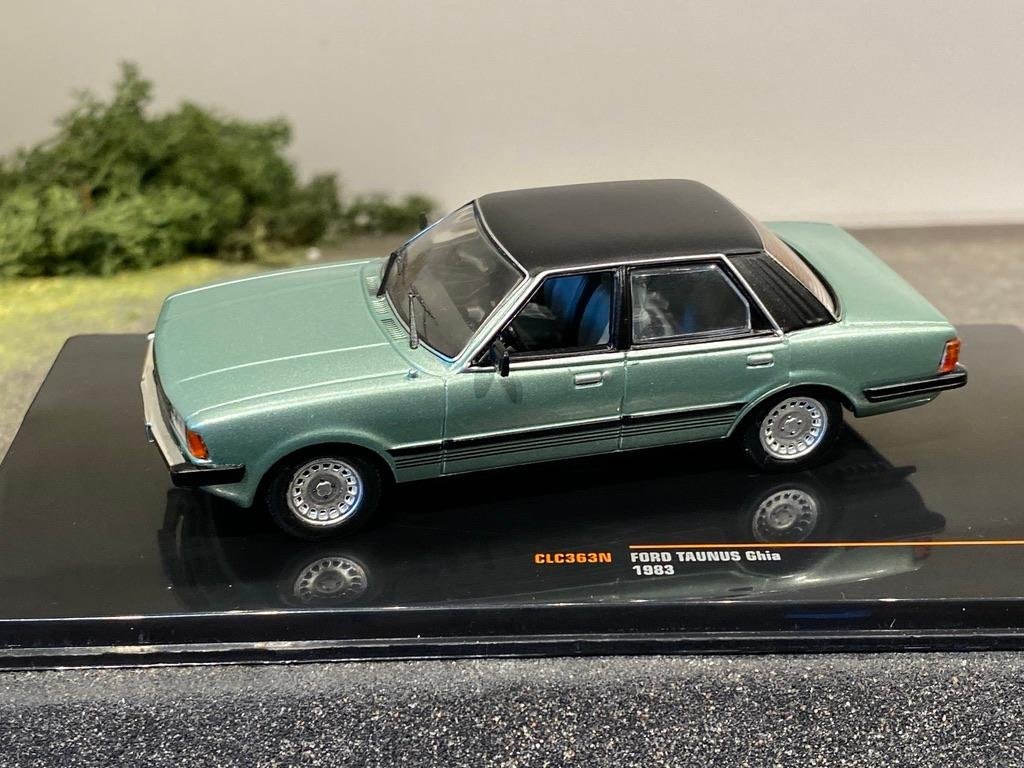 Skala 1/43 - 1983 Ford Taunus , TC3, Ghia, grönmetallic fr IXO-models