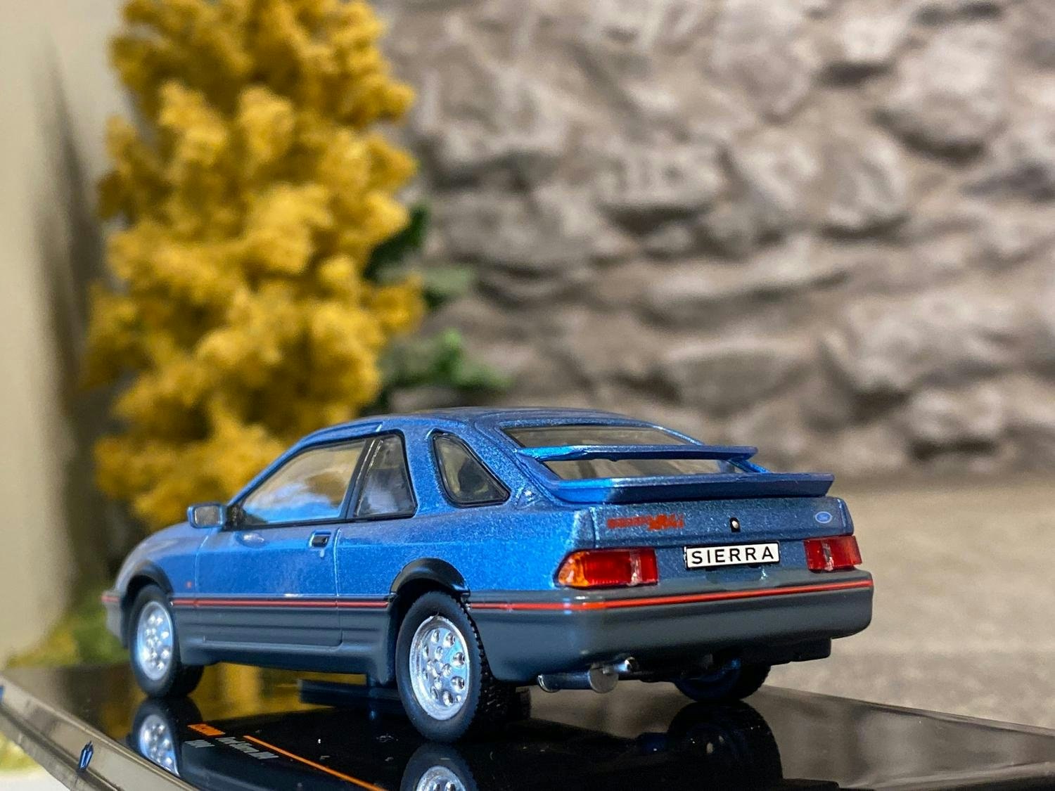 Skala 1/43 - Ford Sierra XR4 1984' fr IXO-models