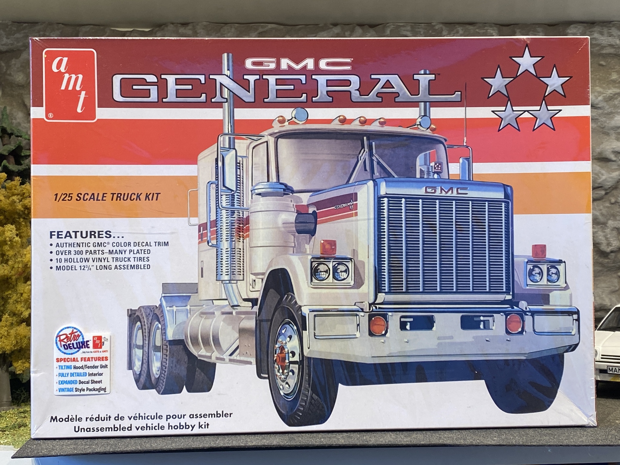Skala 1/25 Stor byggmodell: GMC General Lastbil från AMT