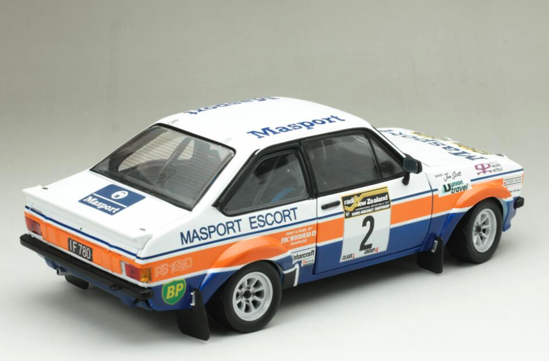 Skala 1/18 Ford Escort RS1800 1979' #2 A.Vatanen/J.Scott fr SUN STAR