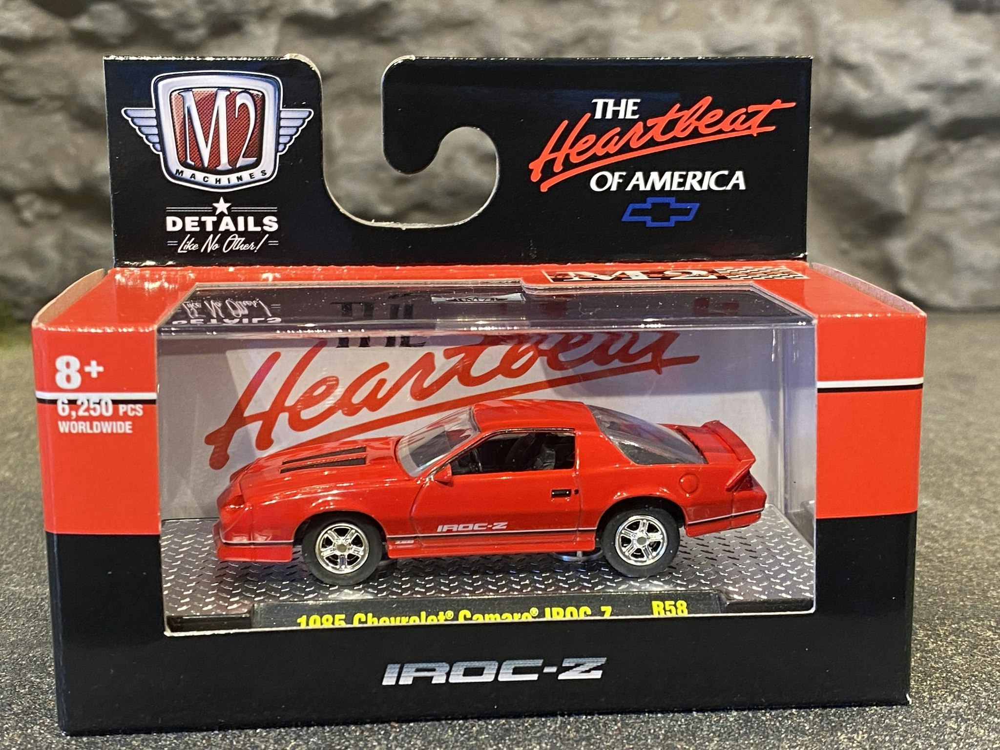 Skala 1/64 Chevrolet Camaro IROC-Z 85' fr M2