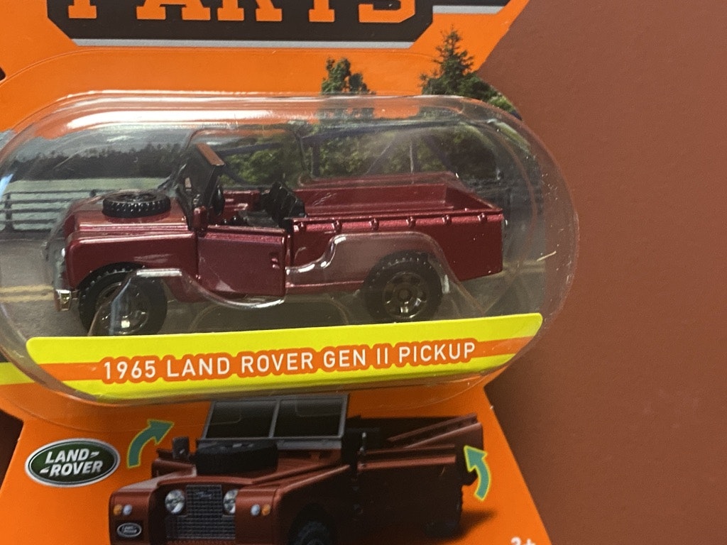 Skala 1/64 Matchbox "Moving parts" - Land Rover Pickup Gen II 65'