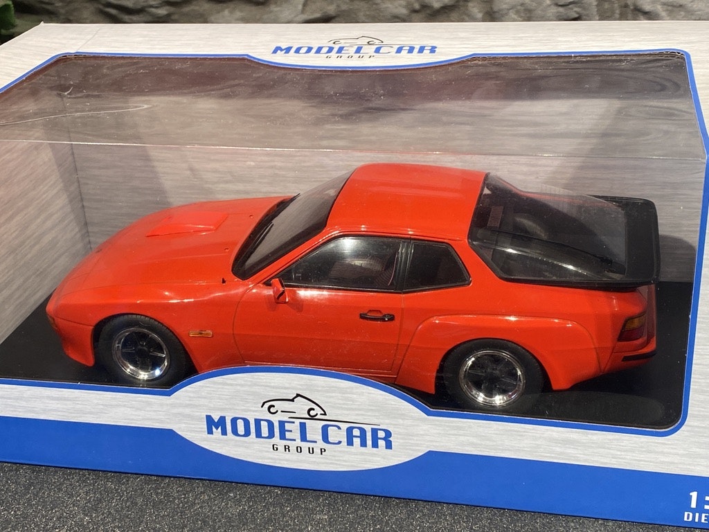 Skala 1/18 PORSCHE 924 Carrera GT 1981´ från MCG