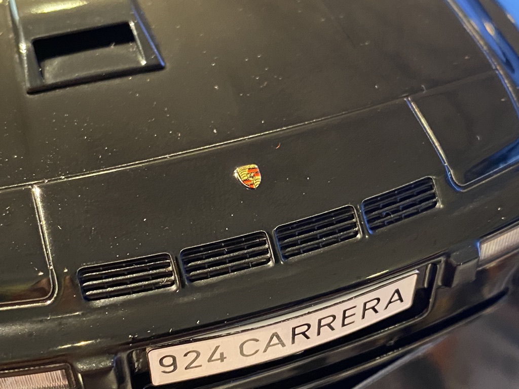 Skala 1/18 PORSCHE 924 Carrera GT 1981´ från MCG