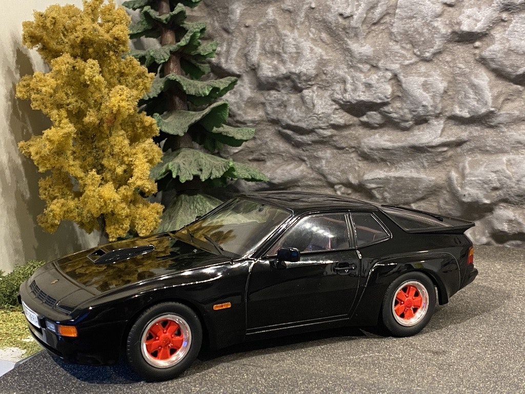 Skala 1/18 PORSCHE 924 Carrera GT 1981´ från MCG