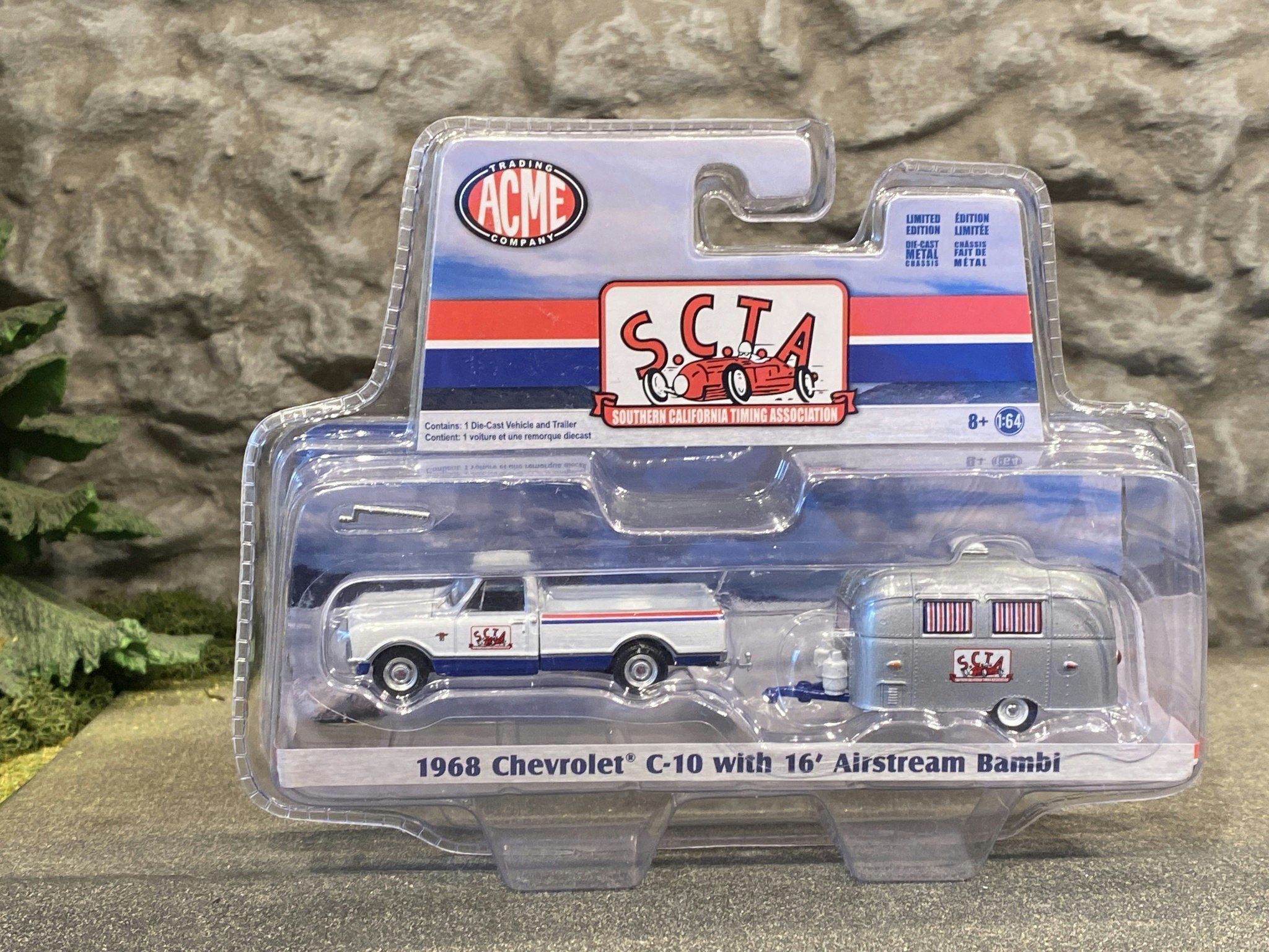 Skala 1/64 Chevrolet C-10 68´m 16' Airstream Bambi husvagn fr ACME